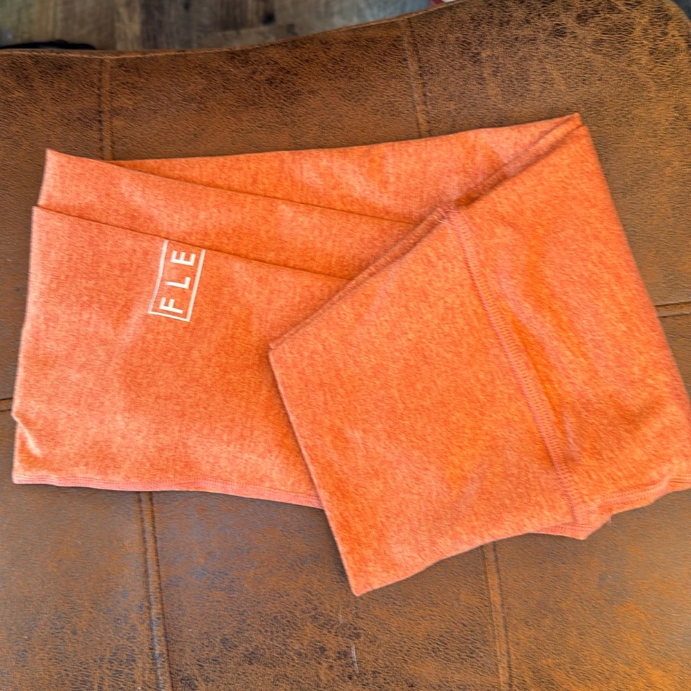 Brand New with tag Fleo Bounce Leggings 25” size small